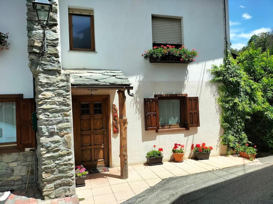 Appartamento Di Montagna Lo Grop Chambave Exterior foto